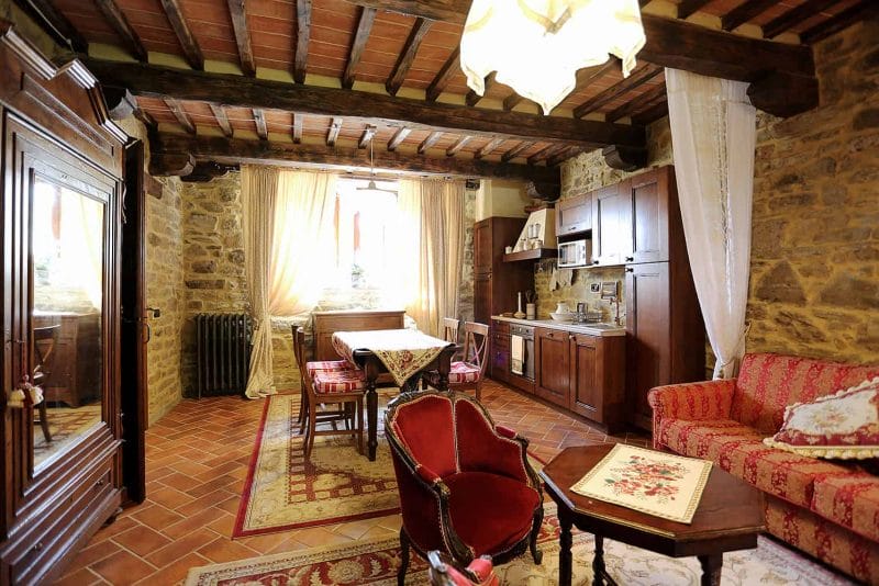 Borgo Valuberti Farmhouse in Tuscany, Apartment Corbezzolo